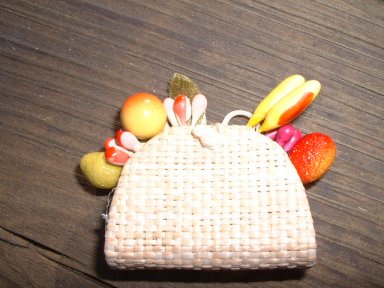 Barbie Suburban Shopper Fruit Basket