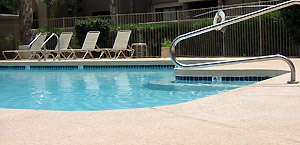 Apartment swimming pool