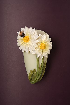 Daisy with Bee Bud Vase Magnet