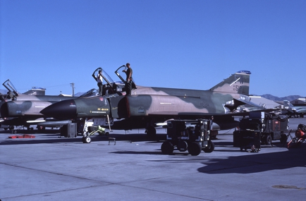 https://www.angelfire.com/dc/jinxx1/Phantoms/F-4C_63-7512__163rd_TFS___Nellis__Aug_83__1a.jpg