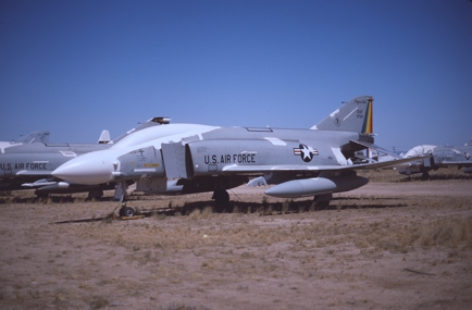 https://www.angelfire.com/dc/jinxx1/Phantoms/F-4C_63-7541__136th_FIS___AMARC__Apr_87__1a.jpg