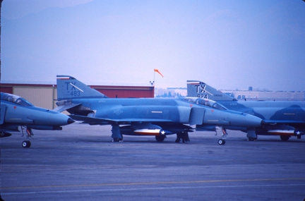 https://www.angelfire.com/dc/jinxx1/Phantoms/F-4E_72-1483__704th_TFS___ELP__Jun_91___2a.jpg