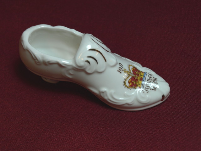 porcelain shoe 1977