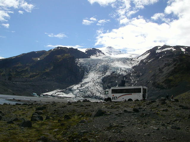 Here is the bus I had ridden from Reykjavik past Hekla and Seljalandsfoss to this stunning subarctic wonderland, and it was a true beast, capable of conquering any landscape, as the busdriver Batti produly boasted