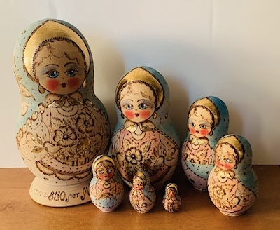 Wooden Russian Matryoshka Nesting Dolls 7 Pieces