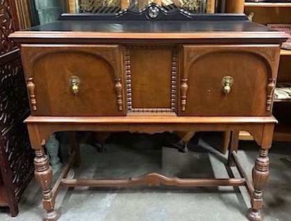 Sideboard