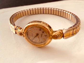 Vintage 1970's Timex Ladies Wrist Watch