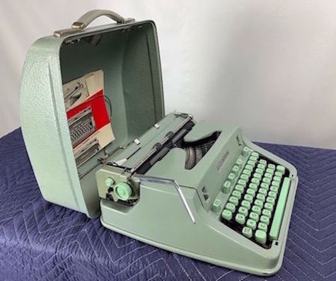 typewriter-hermes3000