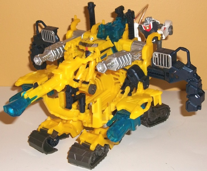 Vehicle Mode (w/ Bumblebee and Wheeljack)