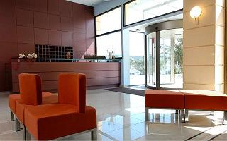 Rafina Hotels, Hotel Avra