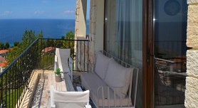 Palamidi Studios & Apartments in Loutro, Halkidiki