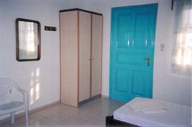 Dimitris Rooms, Iraklia