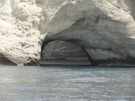 Milos, Sykia Cave Beach