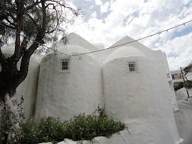 Milos, Adamas